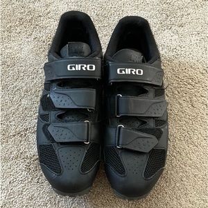 Giro women 10.5 black cycling shoes